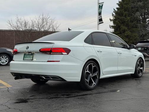 2020 Volkswagen Passat 2.0T R-Line
