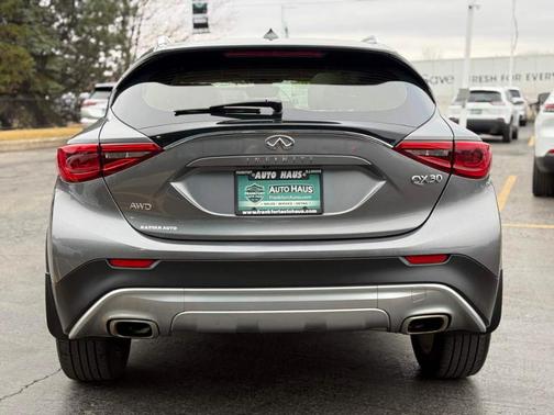 2018 INFINITI QX30 Premium