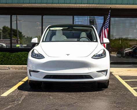 Pearl White Multi 2023 Tesla Model Y Long Range