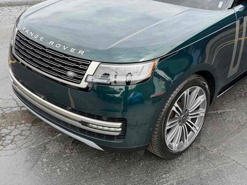 British Racing Green 2023 Land Rover Range Rover P530 SE