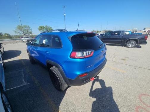 Hydro Blue Pearlcoat 2020 Jeep Cherokee Trailhawk