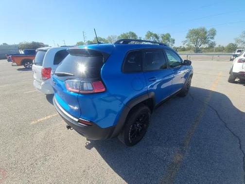 Hydro Blue Pearlcoat 2020 Jeep Cherokee Trailhawk