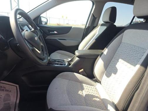 Blue Glow Metallic 2022 Chevrolet Equinox 1LT