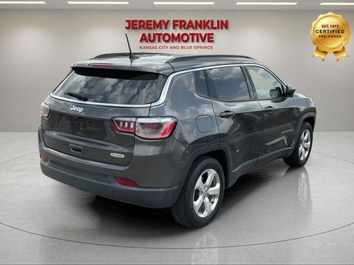 Granite Crystal Metallic Clearcoat 2019 Jeep Compass Latitude