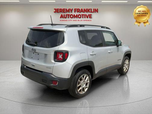 Glacier Metallic Clearcoat 2019 Jeep Renegade Latitude