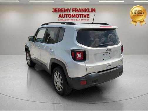 Glacier Metallic Clearcoat 2019 Jeep Renegade Latitude