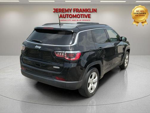 Diamond Black Crystal Pearlcoat 2018 Jeep Compass Latitude