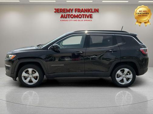 Diamond Black Crystal Pearlcoat 2018 Jeep Compass Latitude