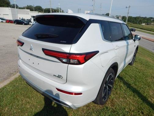 2023 Mitsubishi Outlander PHEV SEL
