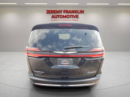 2022 Chrysler Pacifica Hybrid Touring L
