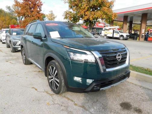 2023 Nissan Pathfinder Platinum 4WD