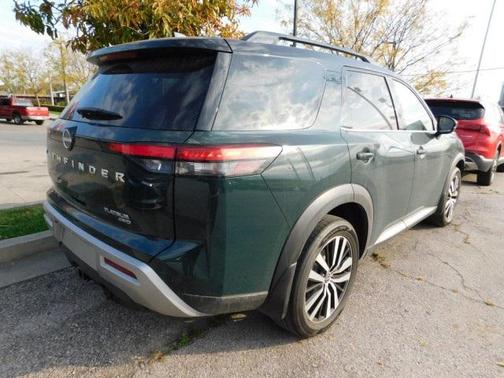 2023 Nissan Pathfinder Platinum 4WD