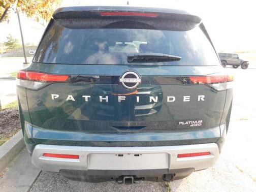 2023 Nissan Pathfinder Platinum 4WD