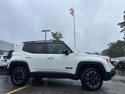 2023 Jeep Renegade Trailhawk