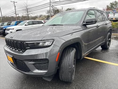 2022 Jeep Grand Cherokee Altitude