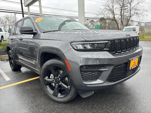 2022 Jeep Grand Cherokee Altitude