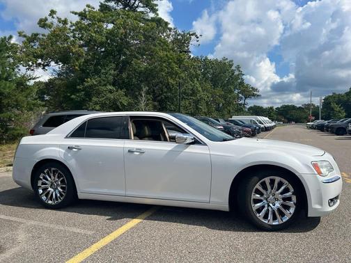 2011 Chrysler 300C Base