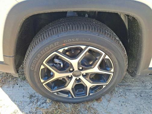 Bright White Clearcoat 2026 Jeep Compass Limited