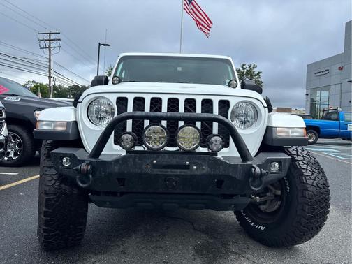 Bright White Clearcoat 2023 Jeep Gladiator Sport S