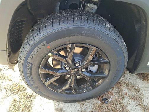 2026 Jeep Grand Cherokee Altitude