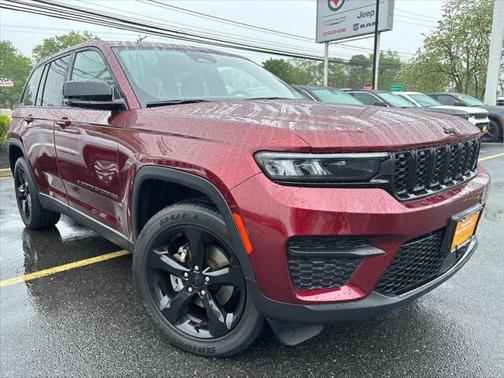 2022 Jeep Grand Cherokee Altitude