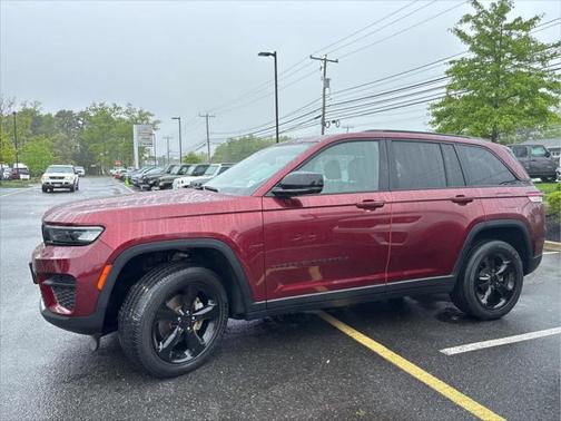 2022 Jeep Grand Cherokee Altitude