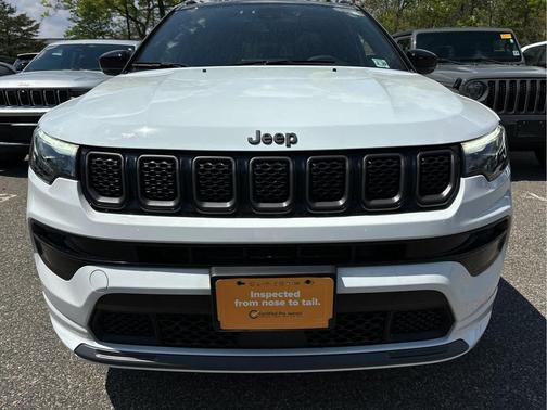 Bright White Clearcoat 2024 Jeep Compass Limited