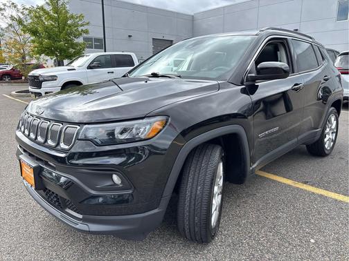 2022 Jeep Compass Latitude Lux