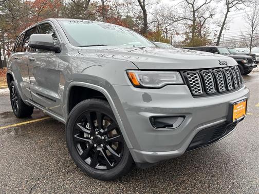 2022 Jeep Grand Cherokee Laredo