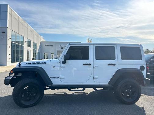 Bright White Clearcoat 2017 Jeep Wrangler Big Bear