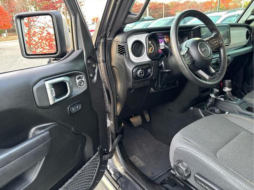 2025 Jeep Gladiator Nighthawk