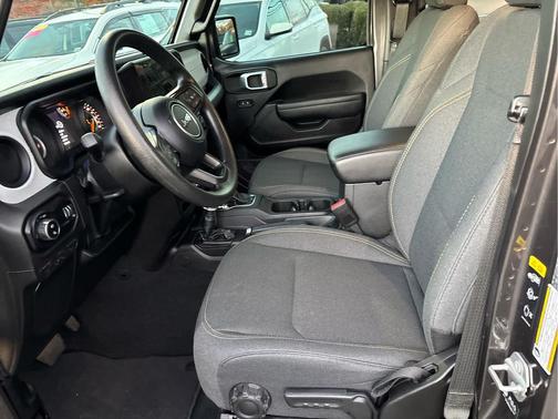 2025 Jeep Gladiator Nighthawk