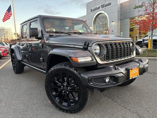 2025 Jeep Gladiator Nighthawk