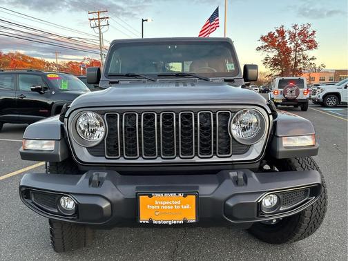 2025 Jeep Gladiator Nighthawk