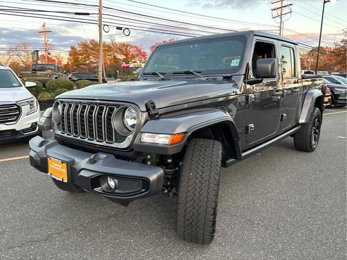 2025 Jeep Gladiator Nighthawk