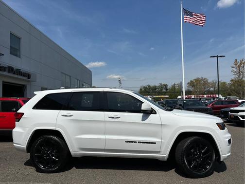 Bright White Clearcoat 2020 Jeep Grand Cherokee Altitude