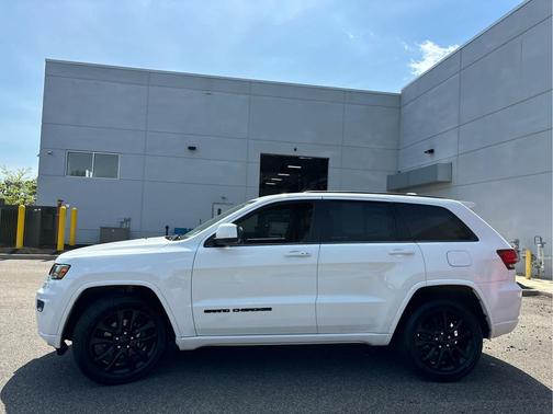 Bright White Clearcoat 2020 Jeep Grand Cherokee Altitude