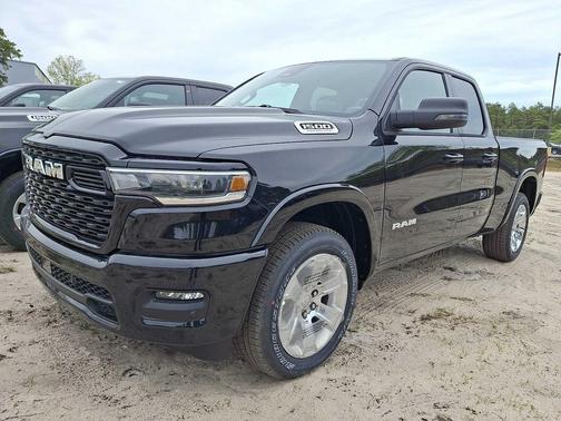 Diamond Black Crystal Pearlcoat 2026 RAM 1500 Big Horn/Lone Star