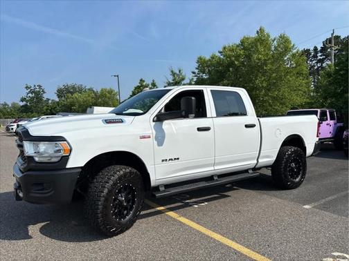 2022 RAM 2500 Tradesman Crew Cab 4x4 6'4' Box