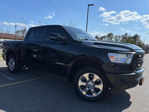 Diamond Black Crystal Pearlcoat 2023 RAM 1500 Big Horn/Lone Star
