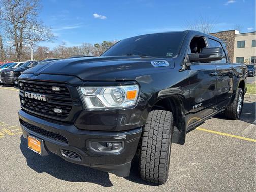 Diamond Black Crystal Pearlcoat 2023 RAM 1500 Big Horn/Lone Star
