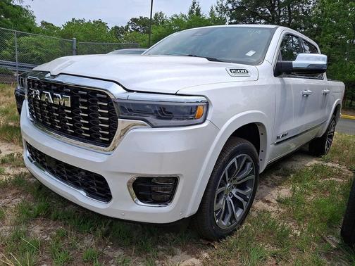 Ivory White Tri-Coat Pearlcoat 2026 RAM 1500 ST
