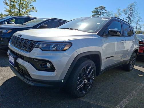 Silver Zynith Metallic Clearcoat 2026 Jeep Compass Limited