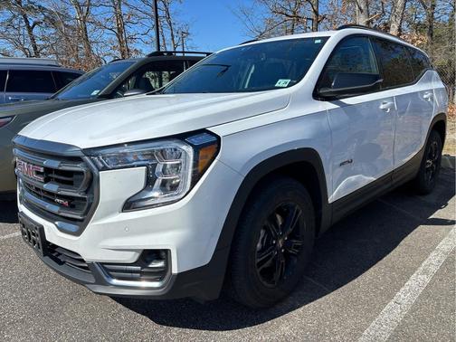 Summit White 2022 GMC Terrain AWD AT4