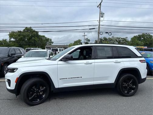 2022 Jeep Grand Cherokee Altitude