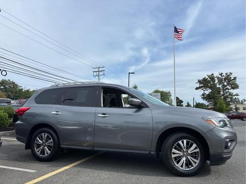 2018 Nissan Pathfinder S