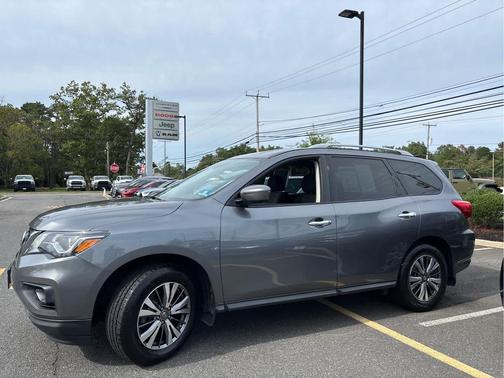 2018 Nissan Pathfinder S