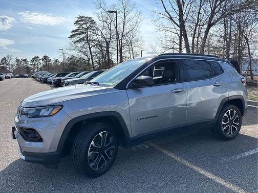 Billet Silver Metallic Clearcoat 2023 Jeep Compass Limited