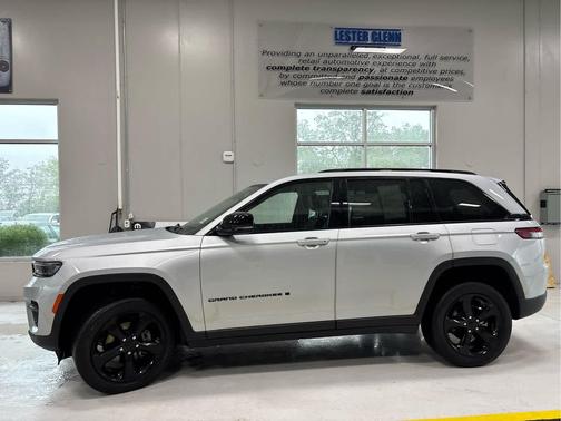 2023 Jeep Grand Cherokee Altitude
