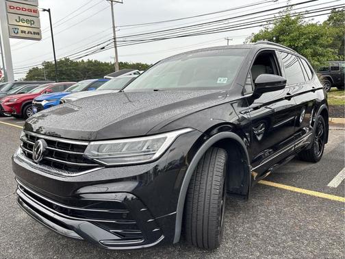2022 Volkswagen Tiguan 2.0T SE R-Line Black 4MOTION